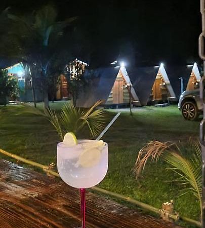Piratas Cabanas Camping Bar Парати-Мирим Экстерьер фото